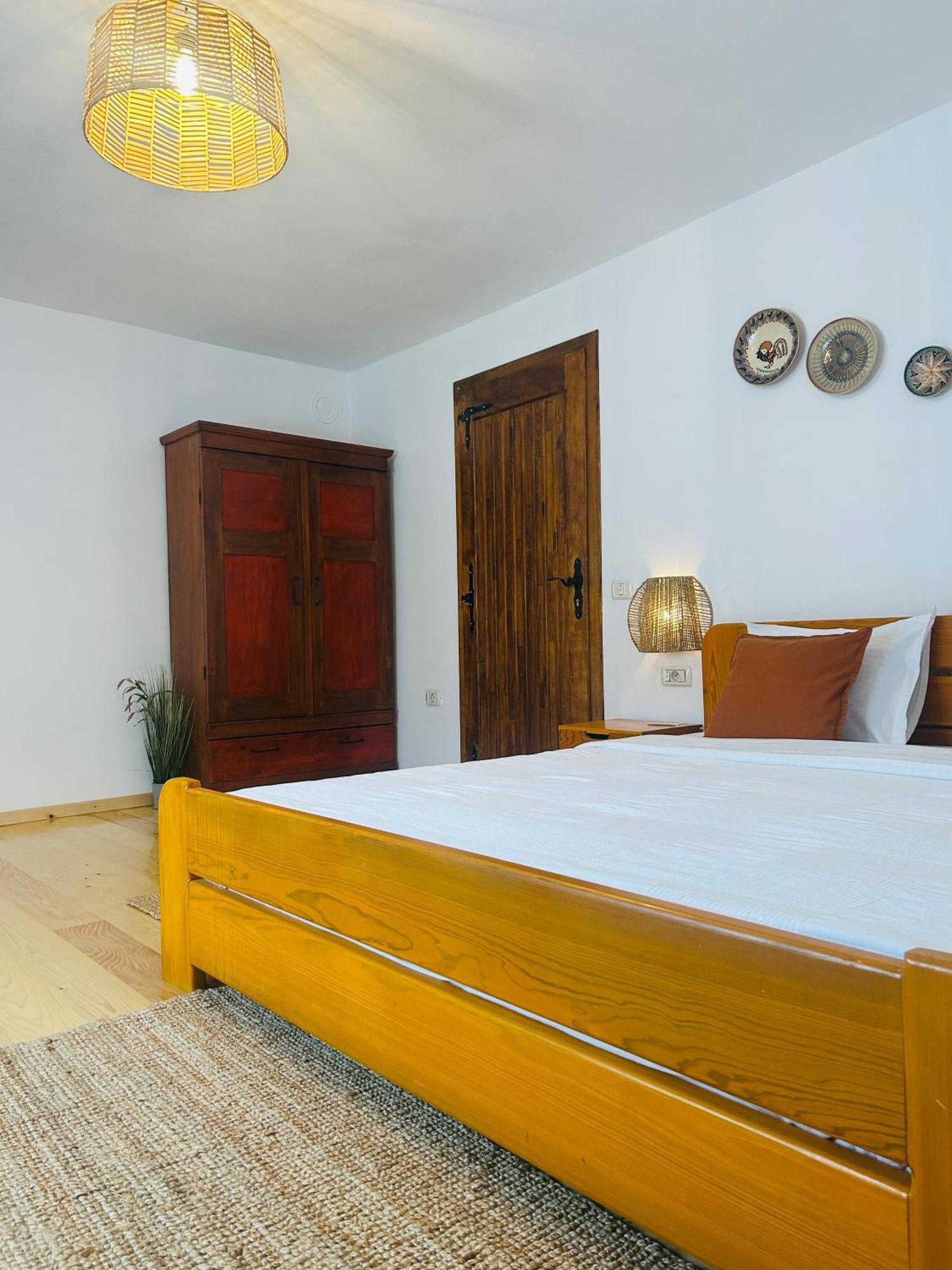 Отель Casa "La Moara Din Gradina" Eftimie Murgu Экстерьер фото